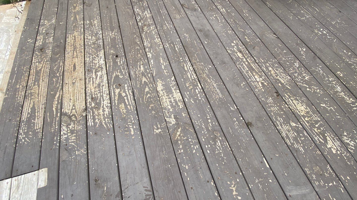 Coated Deck using AcryFin by DuraSeal