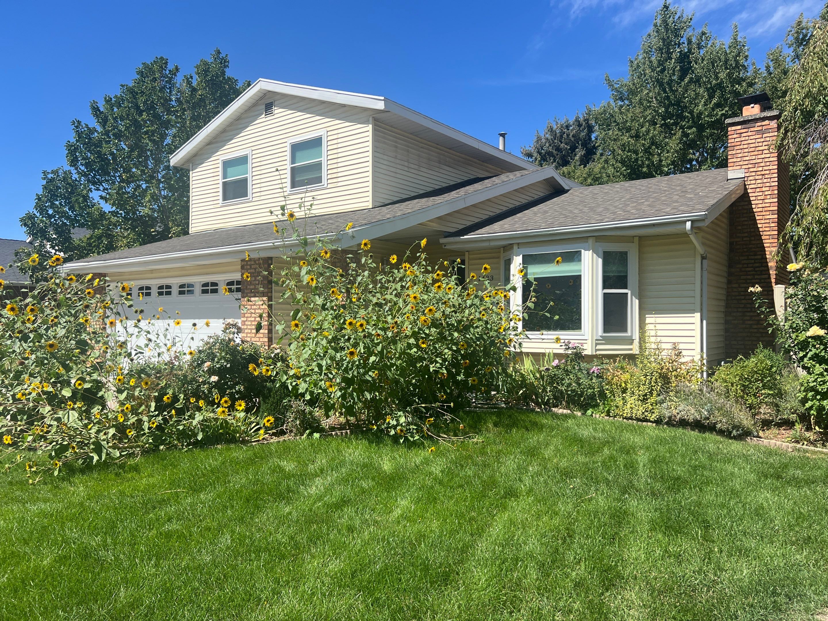 Salt Lake City | James Hardie Lap Siding | Pearl Gray by Ideal Siding Utah