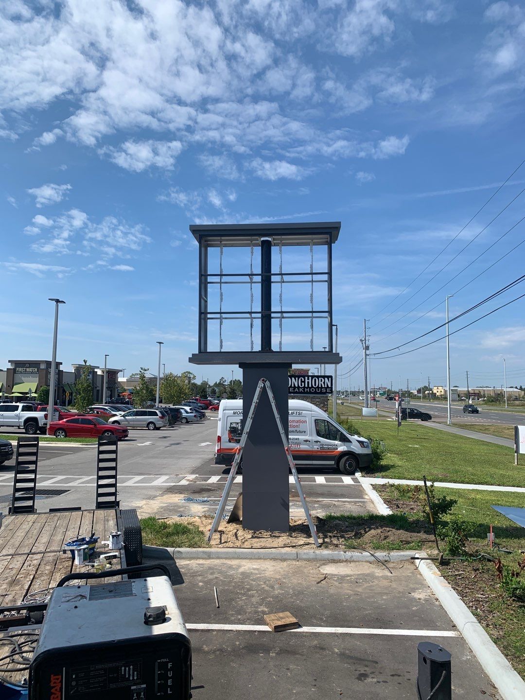 Pylon Sign for Huey Magoos Brooksville by SignCrafters