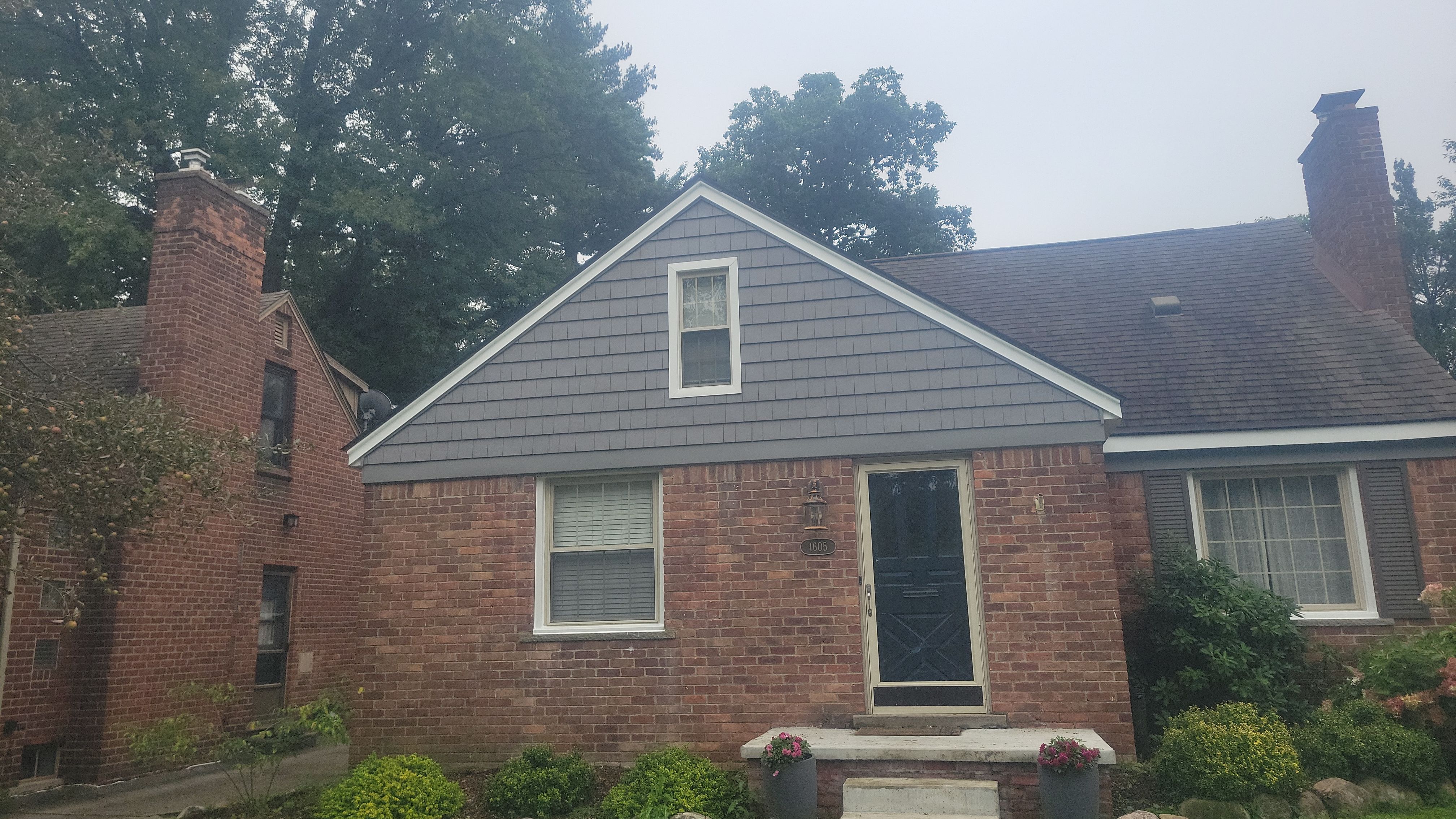 Siding Replacement using CertainTeed Restoration Classis D4 by 180 Contractors