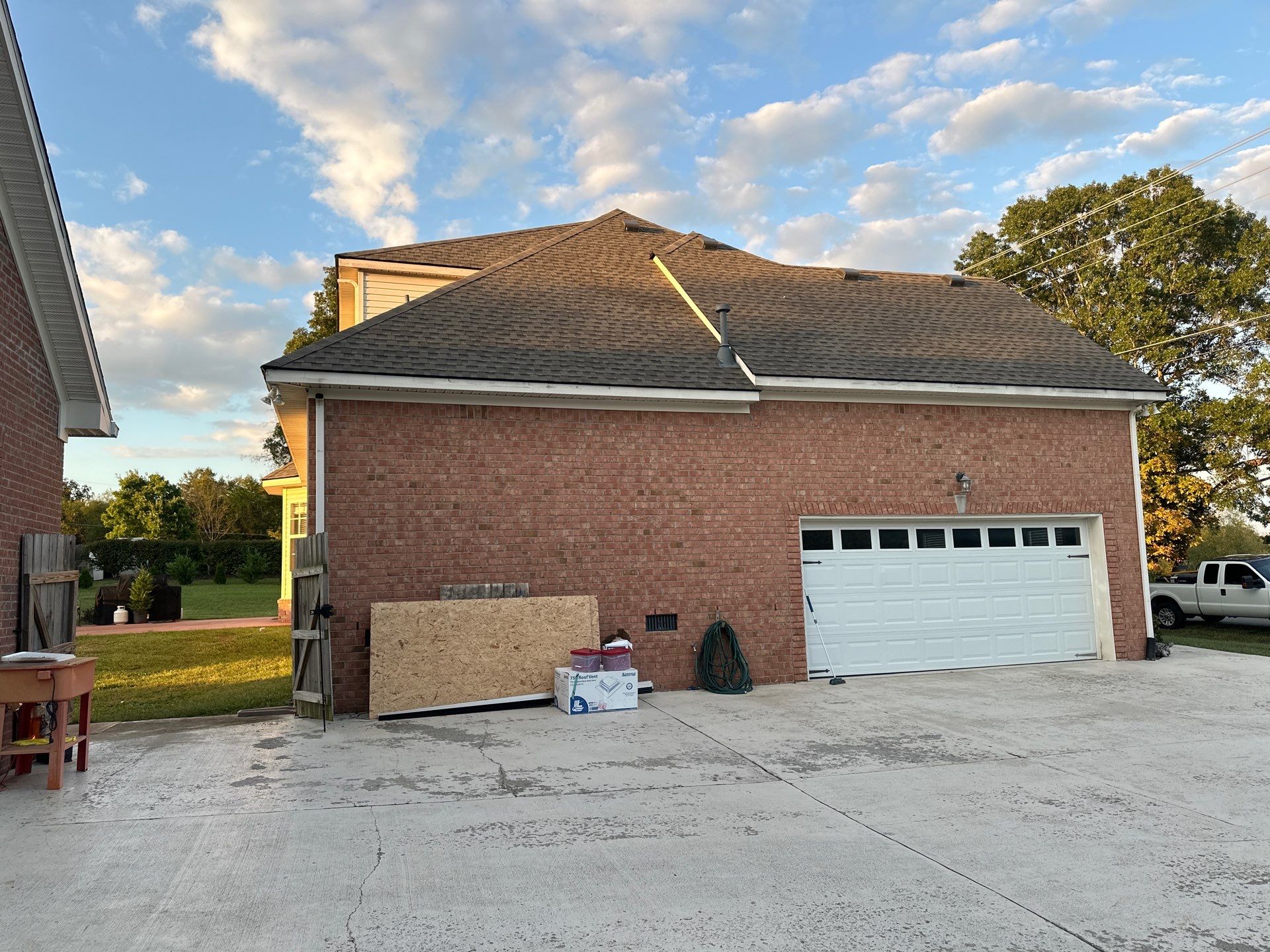 Roof Replacement using GAF Timberline HDZ Weathered Wood & Gutter Replacement by Undersun Roofing 