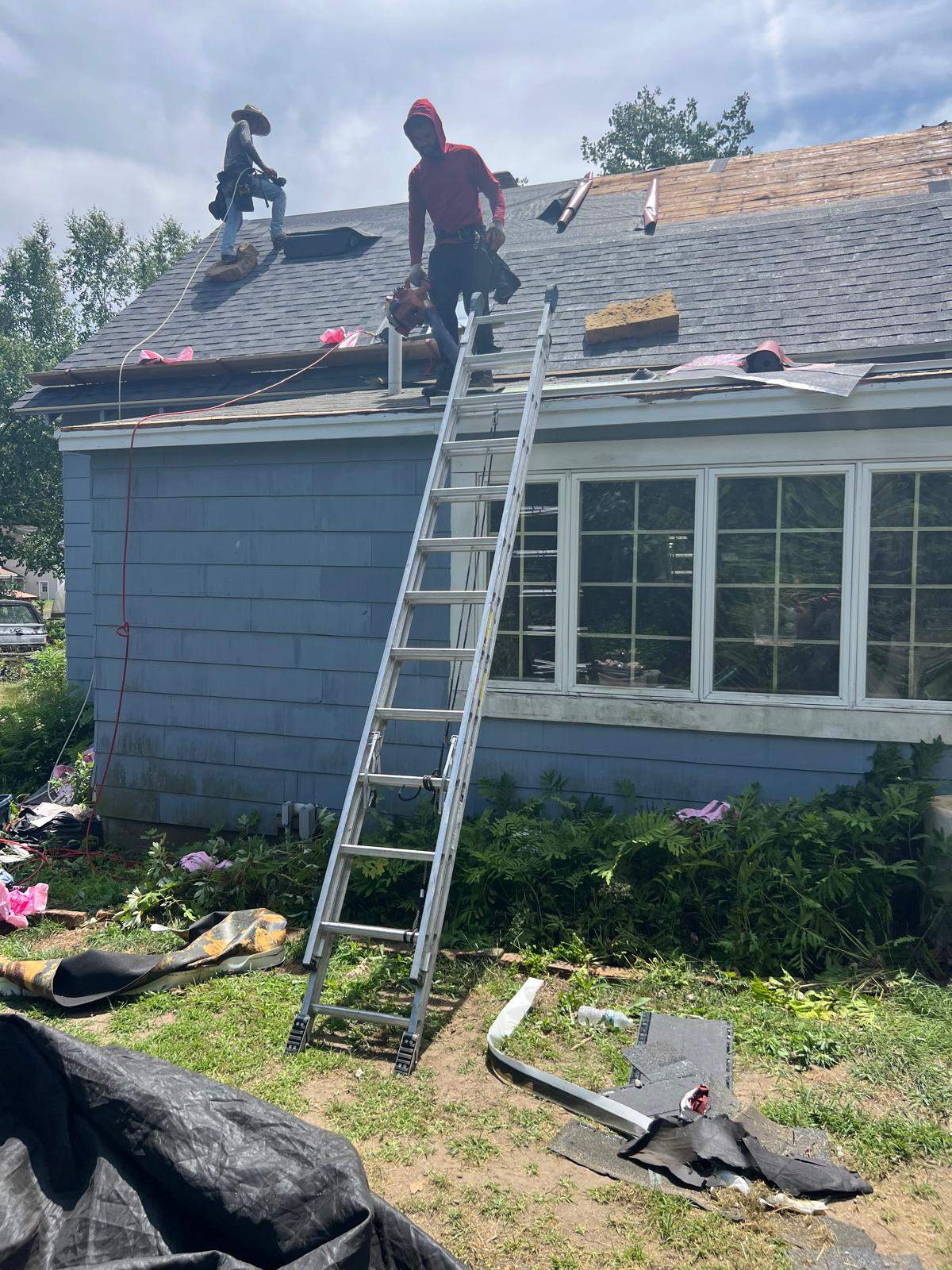 Three-Layer Tear-Off & Full Roof Replacement in Townsend, MA – Owens Corning Duration, Onyx Black by JOHNNYS PRO