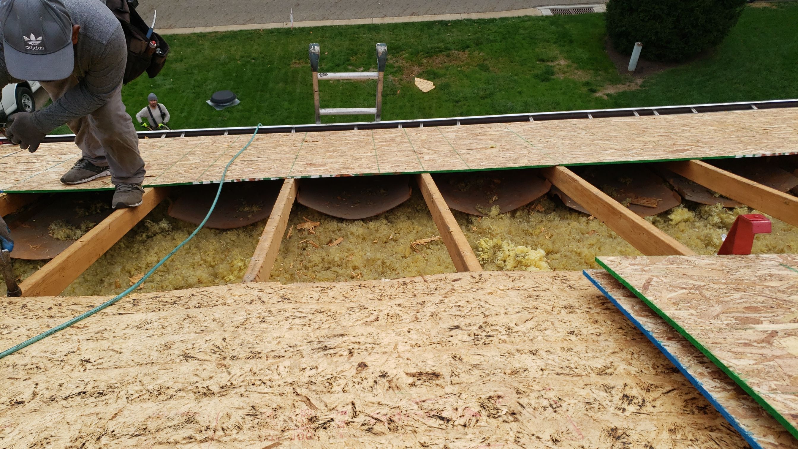 CERTAINTEED LANDMARK COLOR: PEWTER DRIP EDGE: WHITE by Eagle Eye Roofing