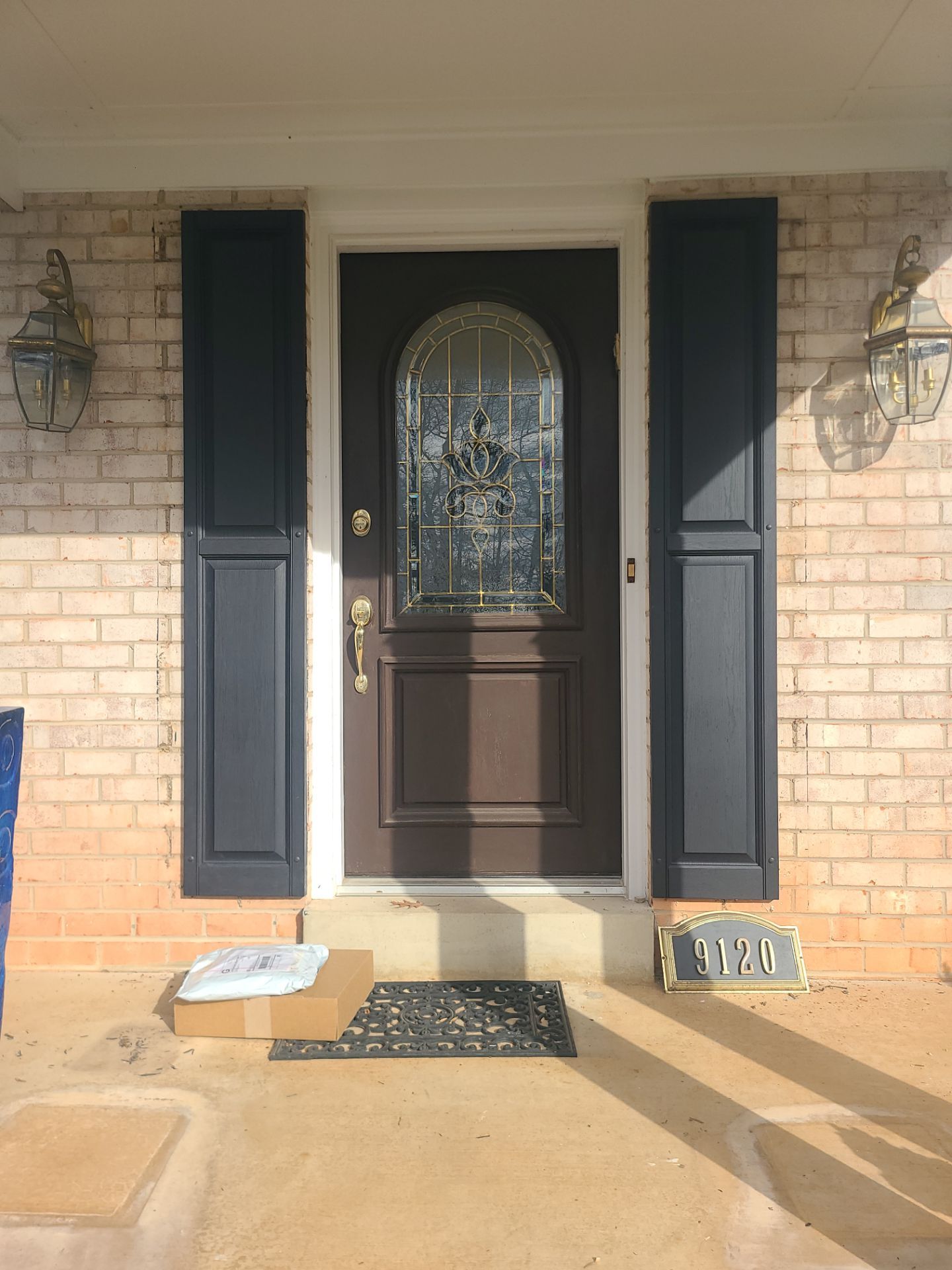 Springfield CertainTeed Charcoal Black Roof & CertainTeed Colonial White Siding by RM Banning, Inc.