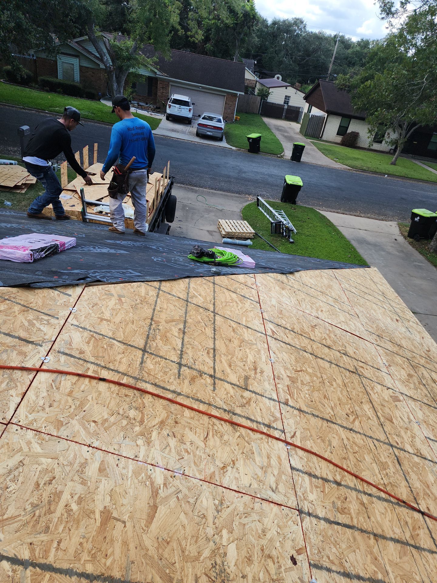 Residential Roofing Installation using Owen's Corning Duration (Lifetime) Shingles by Roof Repair Company