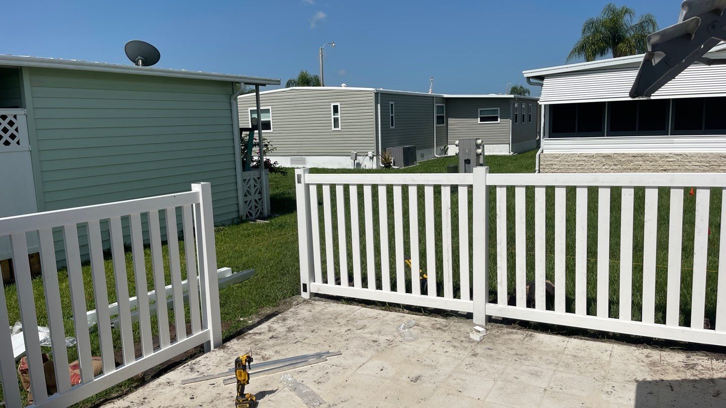 Palmetto, FL 4 ft. Tall White Vinyl Spaced Picket Fence by Asap fence and gates, LLC