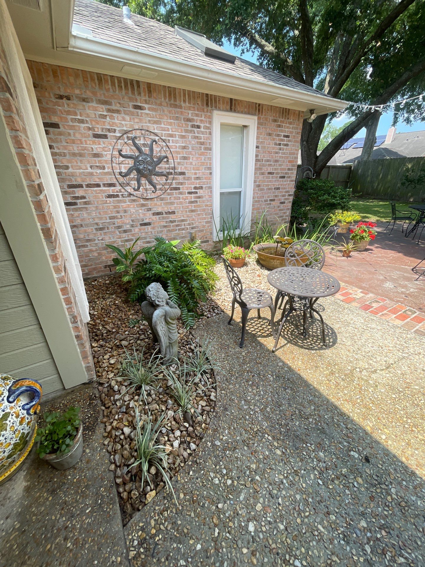 DEMO / BED PREP / CUT IN BED EDGES / MULCH INSTALL using BROWN MULCH "BARK BRITE" & ROAD ROCK by CutScape, LLC.