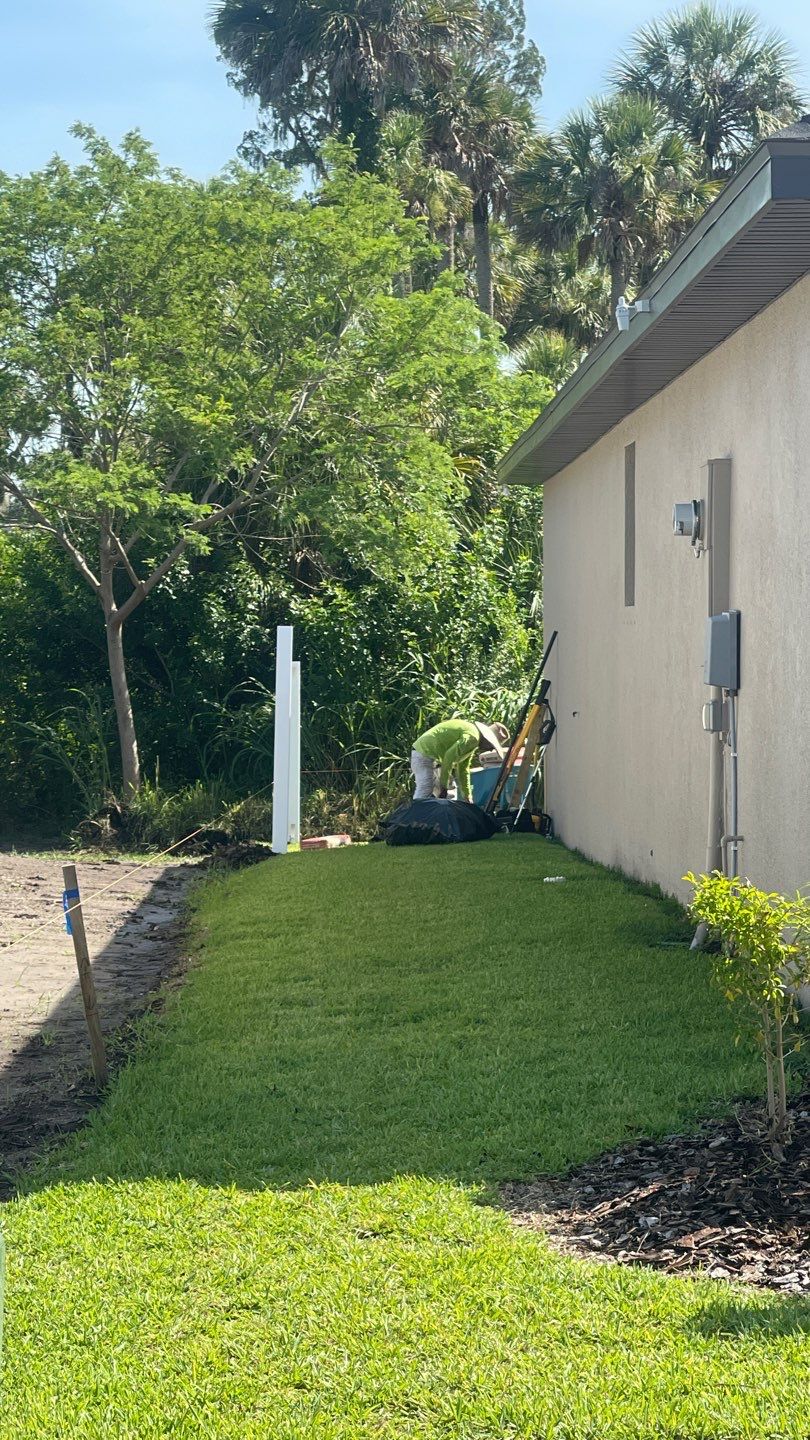 Parrish, FL 6ft. Tall White Vinyl Privacy Fence by Asap fence and gates, LLC