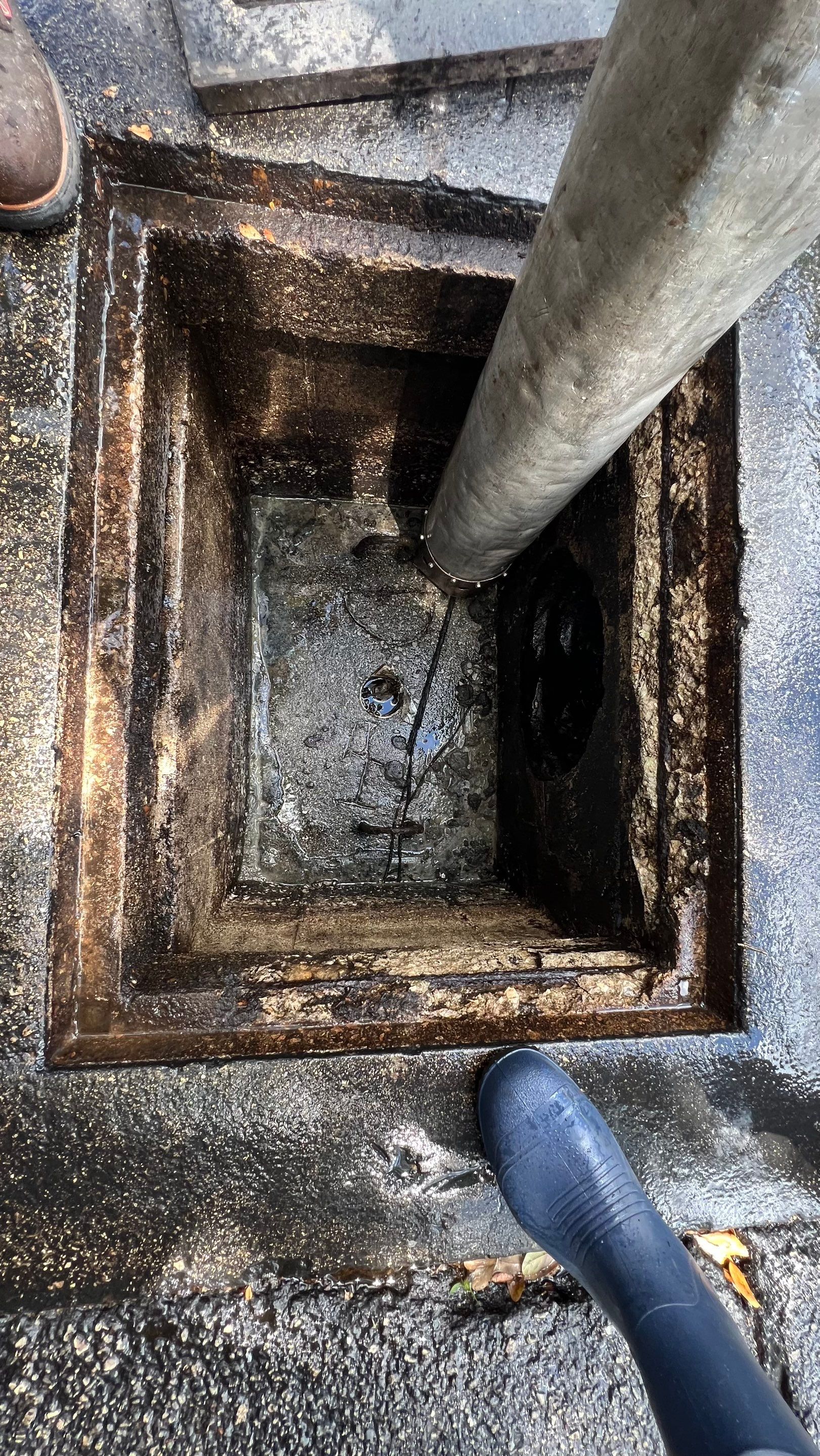 Apartment Complex Storm Water System Cleaning and Maintenance by APS Power & Water