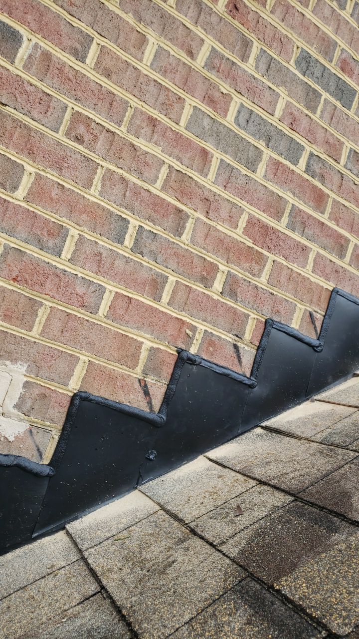 Fairfax Station: CertainTeed Landmark Pro Designer Shingles in Max Def Weathered Wood by RM Banning, Inc.