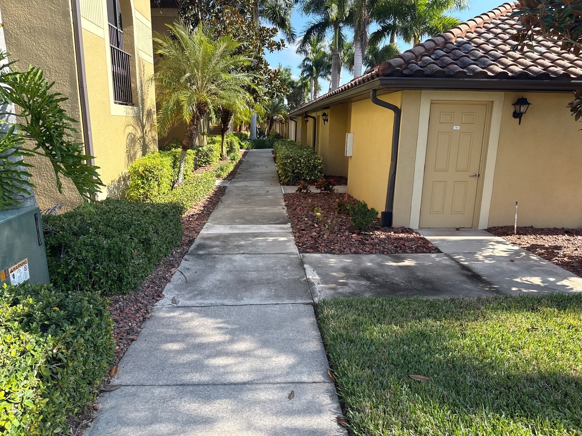 HOA Condo Concrete Driveway & Sidewalk Cleaning – River Strand Community, Bradenton, FL by Sunshine AquaWash