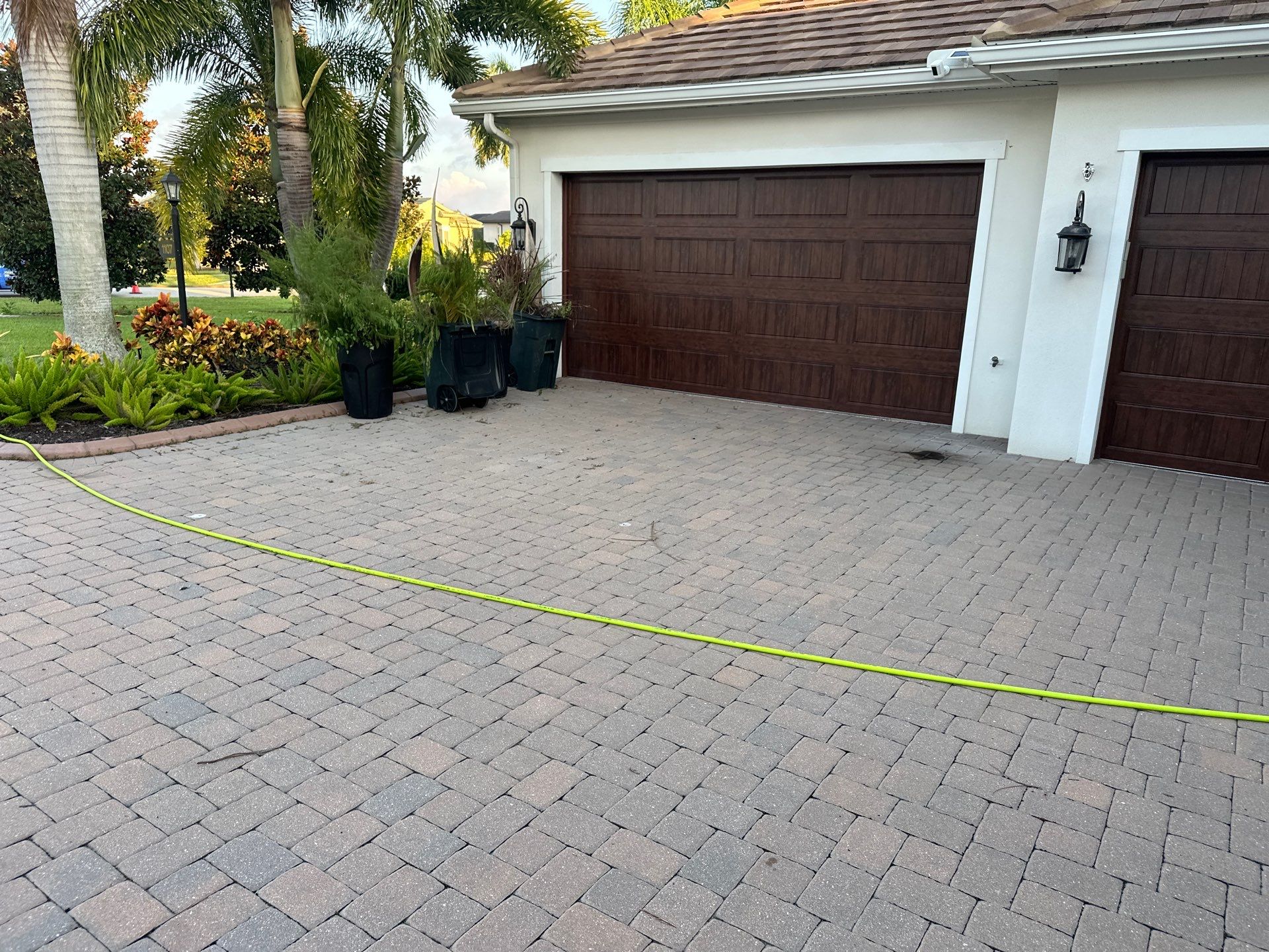 Paver Patio/Lanai & Driveway Cleaning in Winding River, Bradenton, FL | Sunshine AquaWash by Sunshine AquaWash