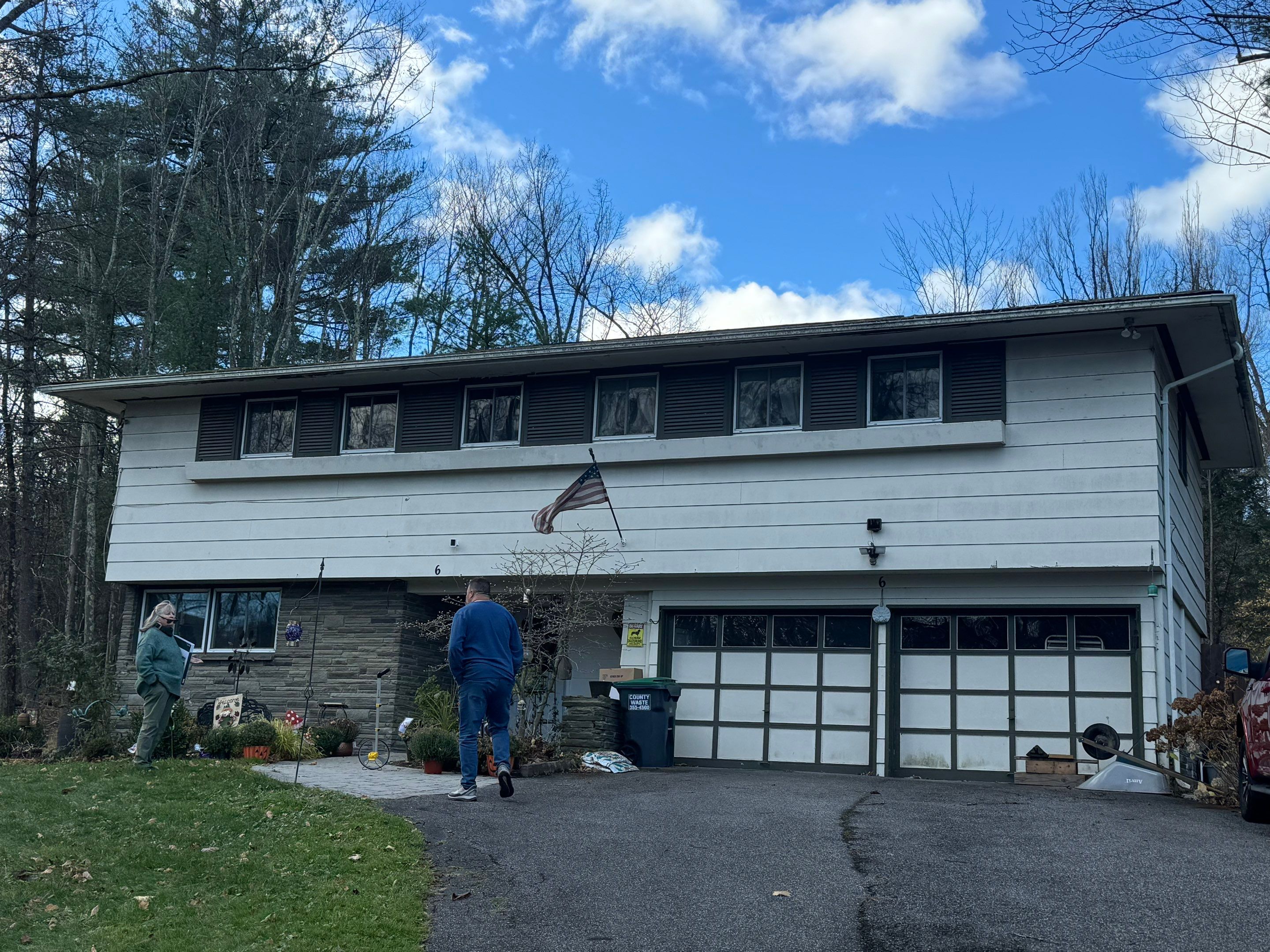 New vinyl siding in Ellenville NY by roberts roofing