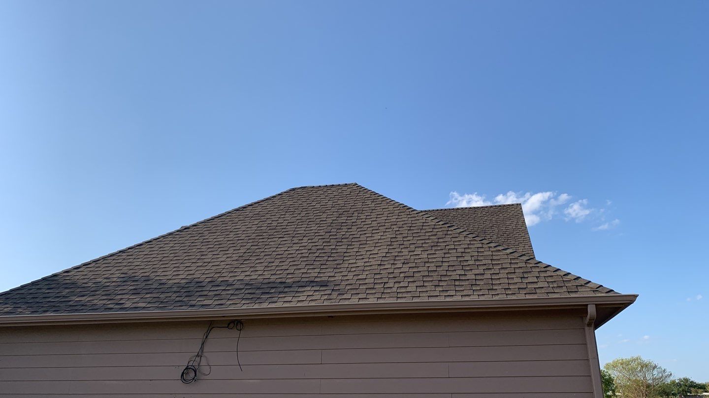 GAF HDZ - Weathered Wood by Elite Roofing LLC