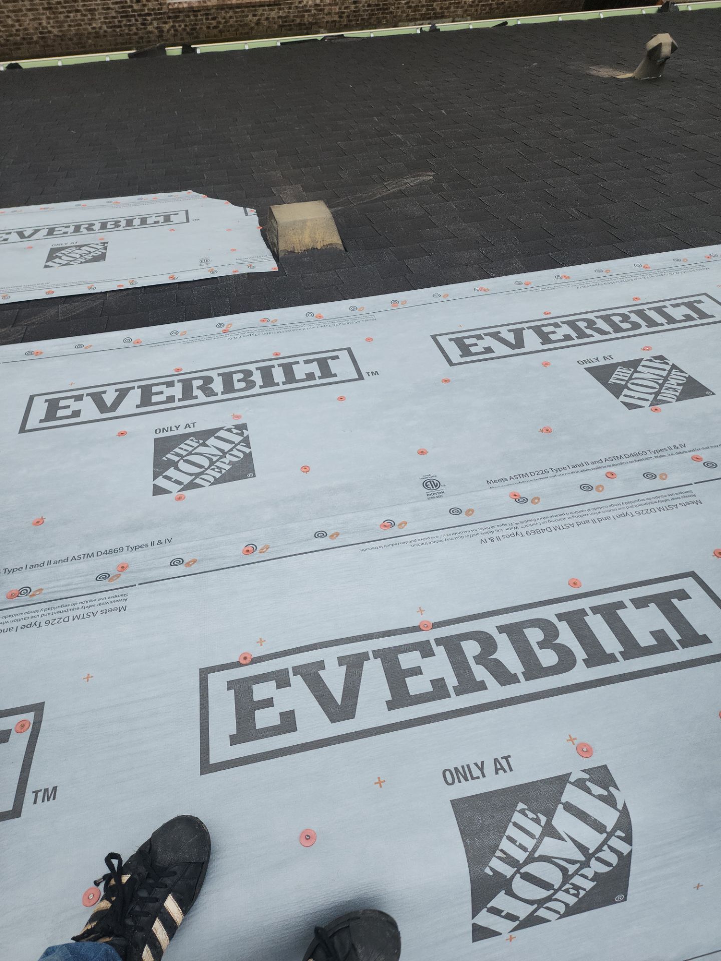 Residential Roofing Installation using Owen's Corning Duration (Lifetime) Shingles by Roof Repair Company