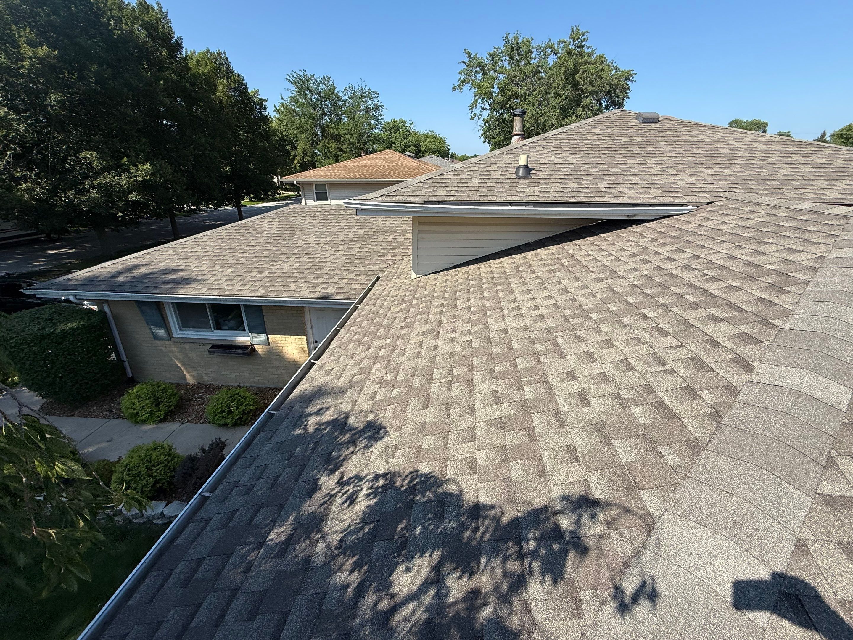 Roofing with GAF weathered wood by Optimal Home Improvement 