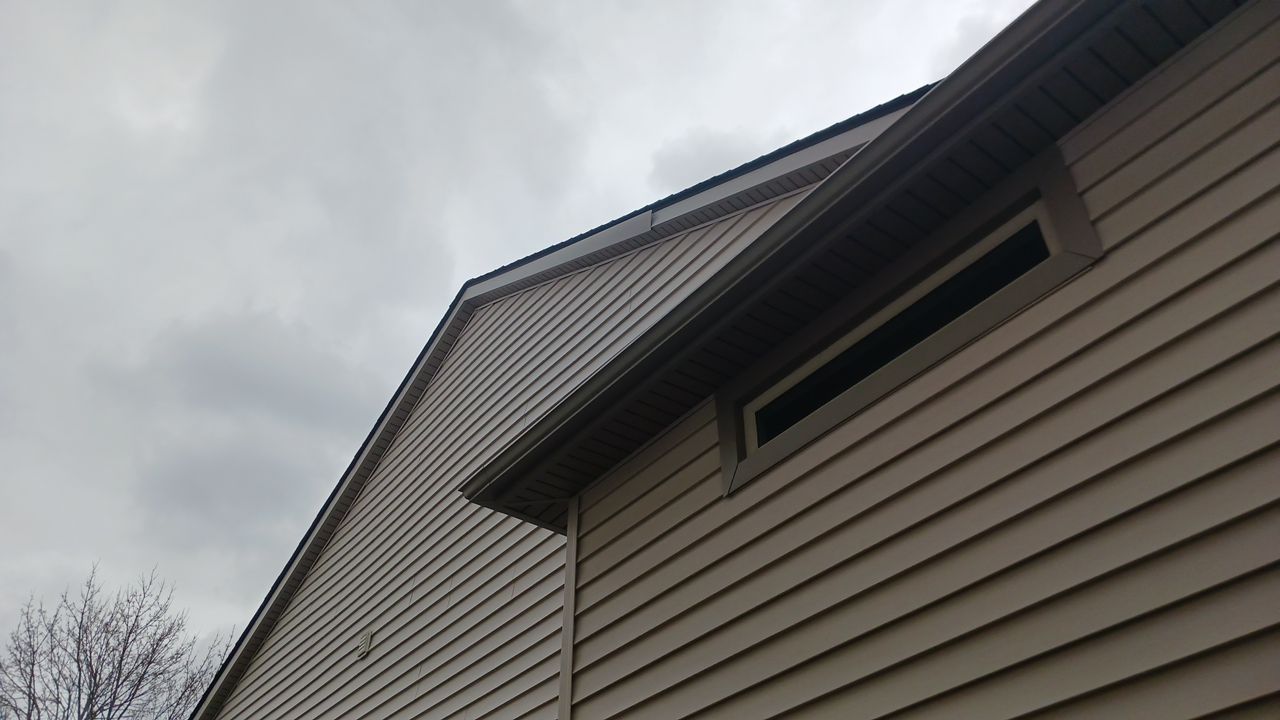 Siding Replacement using CertainTeed Restoration Classic D5 by 180 Contractors