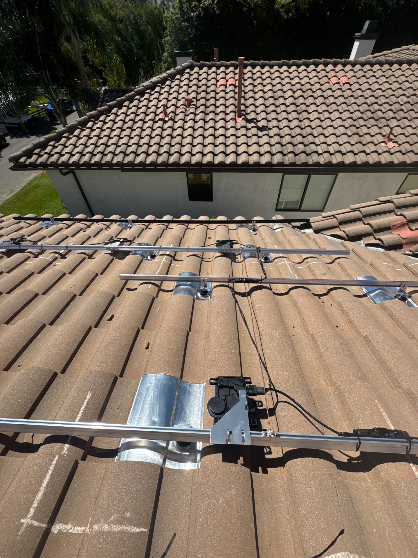 Seventeen Panel Solar Energy System in Los Angeles by AWS Solar