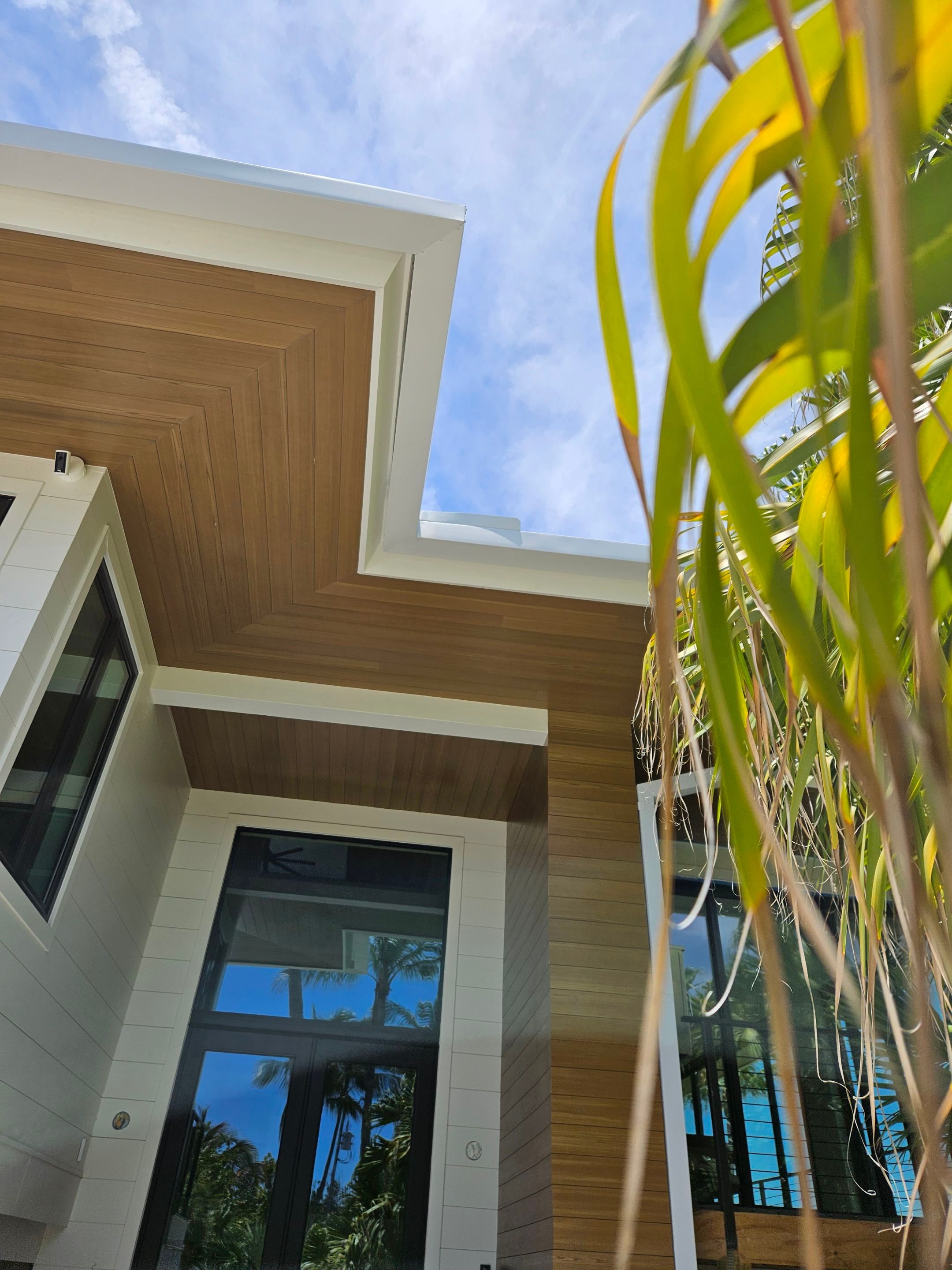 7-Inch Smooth Box Seamless Gutters using Seamless Gutters and Metal Fascia in Sanibel FL by Gutter Professors