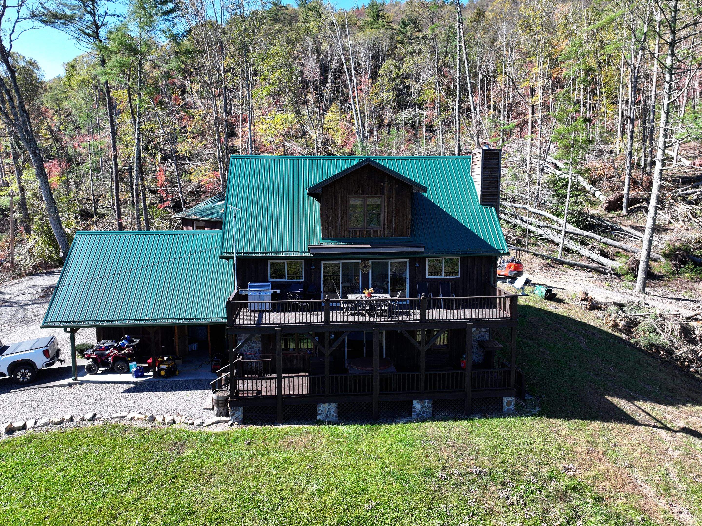 Adams Residence by Omnia Roofing