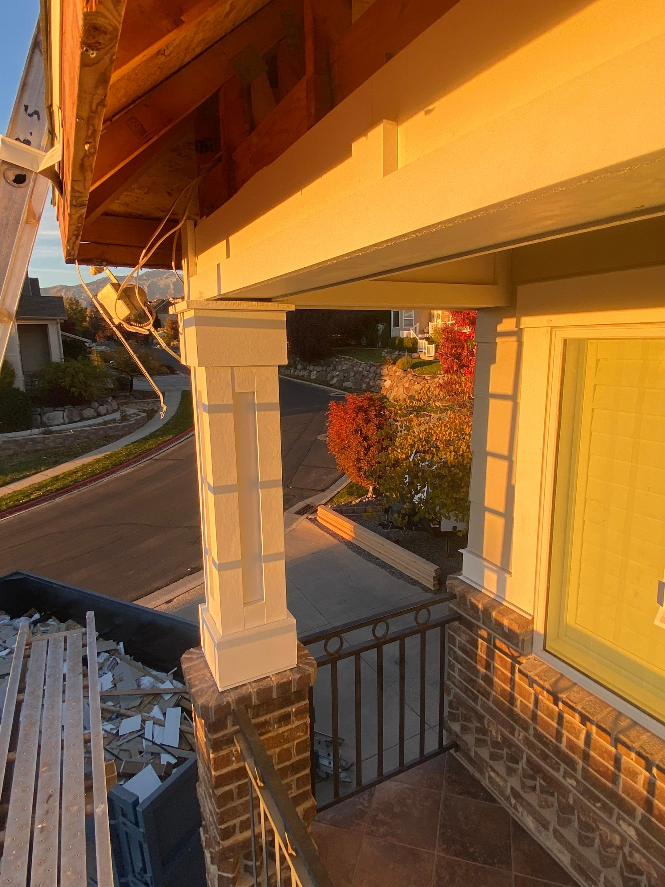 Cedar Hills | Architectural Hardie Redesign | Weaved Corners & SW Amazing Gray by Ideal Siding Utah