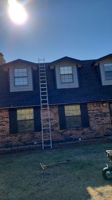 roof replacement in Mustang