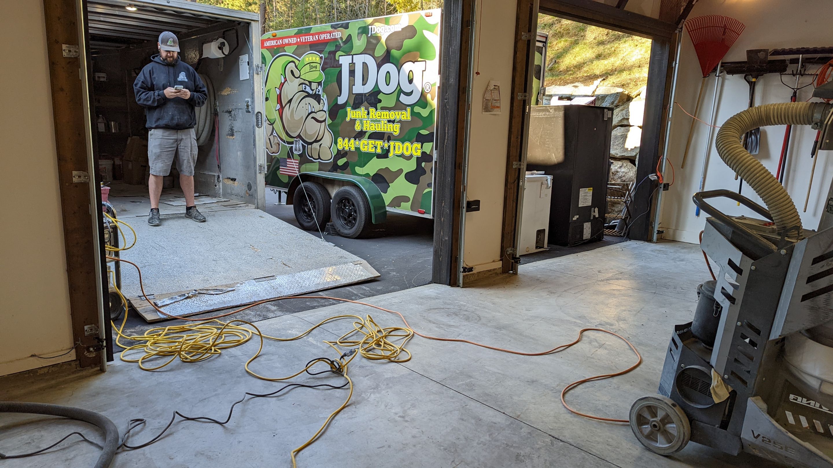 Driftwood Flake Garage Floor Transformation in Coeur d'Alene by Croc Coatings, LLC