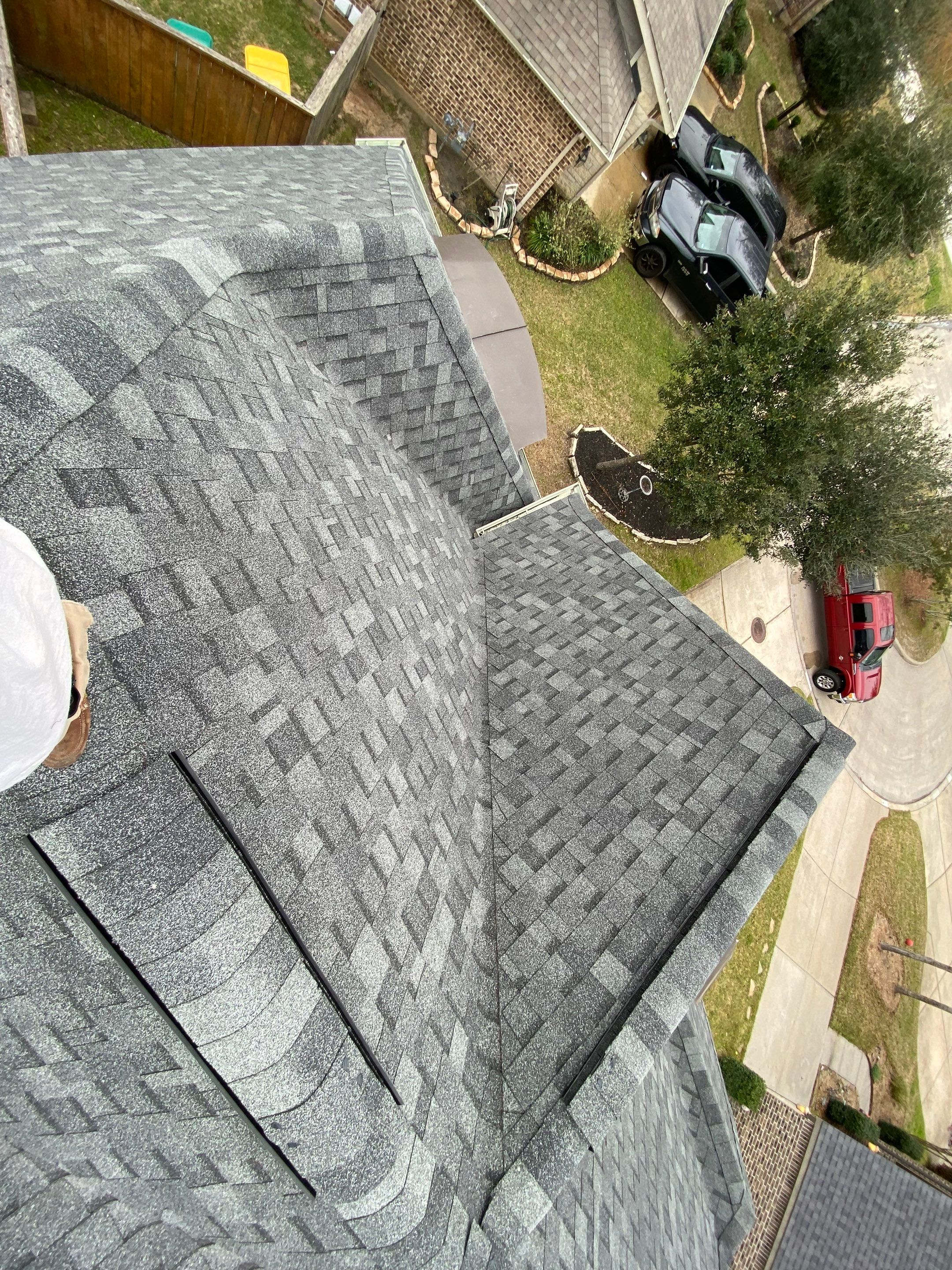 IKO Cambridge - Charcoal Gray by Elite Roofing LLC