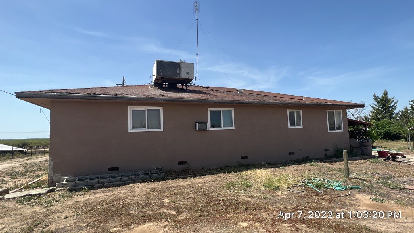 Metal roofing installation using Standing seam metal roofing system by Straight Edge Roofing Inc