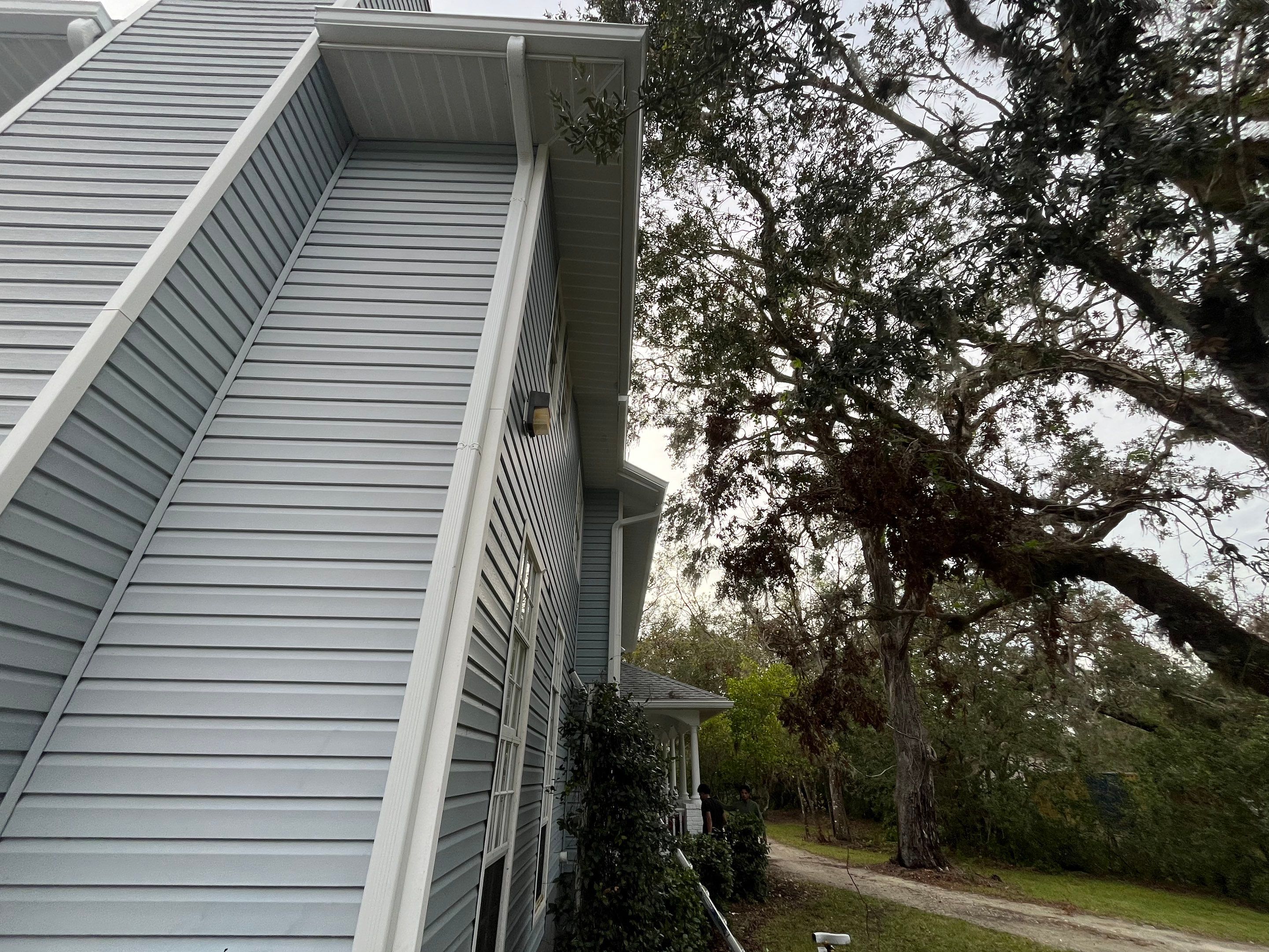 6-inch Seamless Gutters Installed in Bradenton FL by Gutter Professors