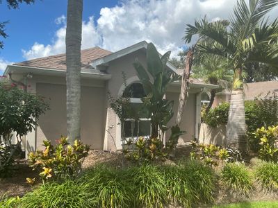 White 6-Inch Seamless Gutters in Sarasota FL by Gutter Professor