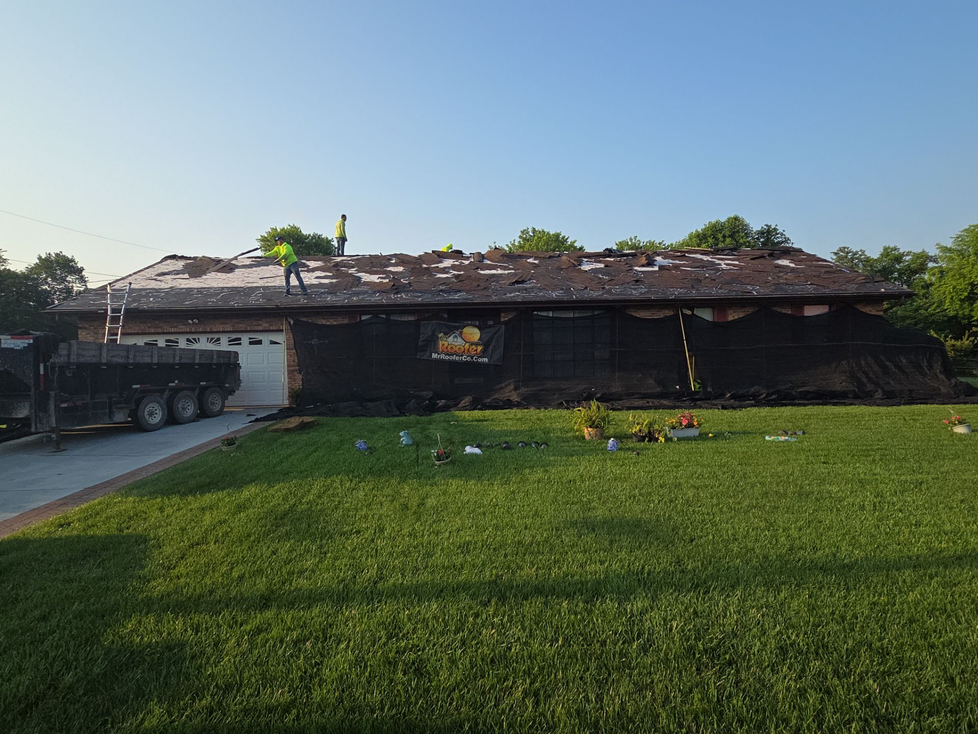 Project Spotlight: Stunning IKO Shadow Brown Roof in Hurricane, WV by Mr. Roofer