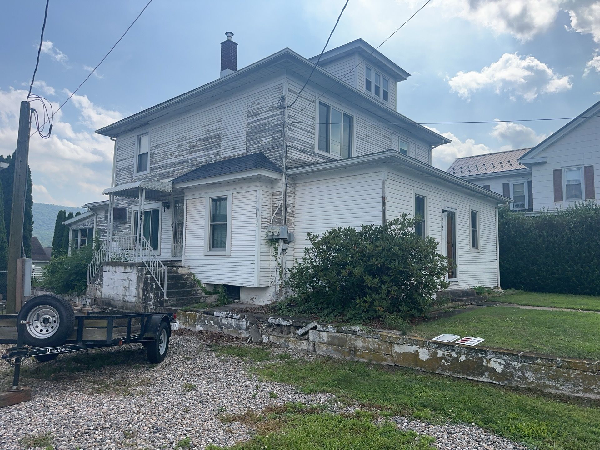 Vinyl Siding and Gutter Replacement in Hegins by Esh Builders