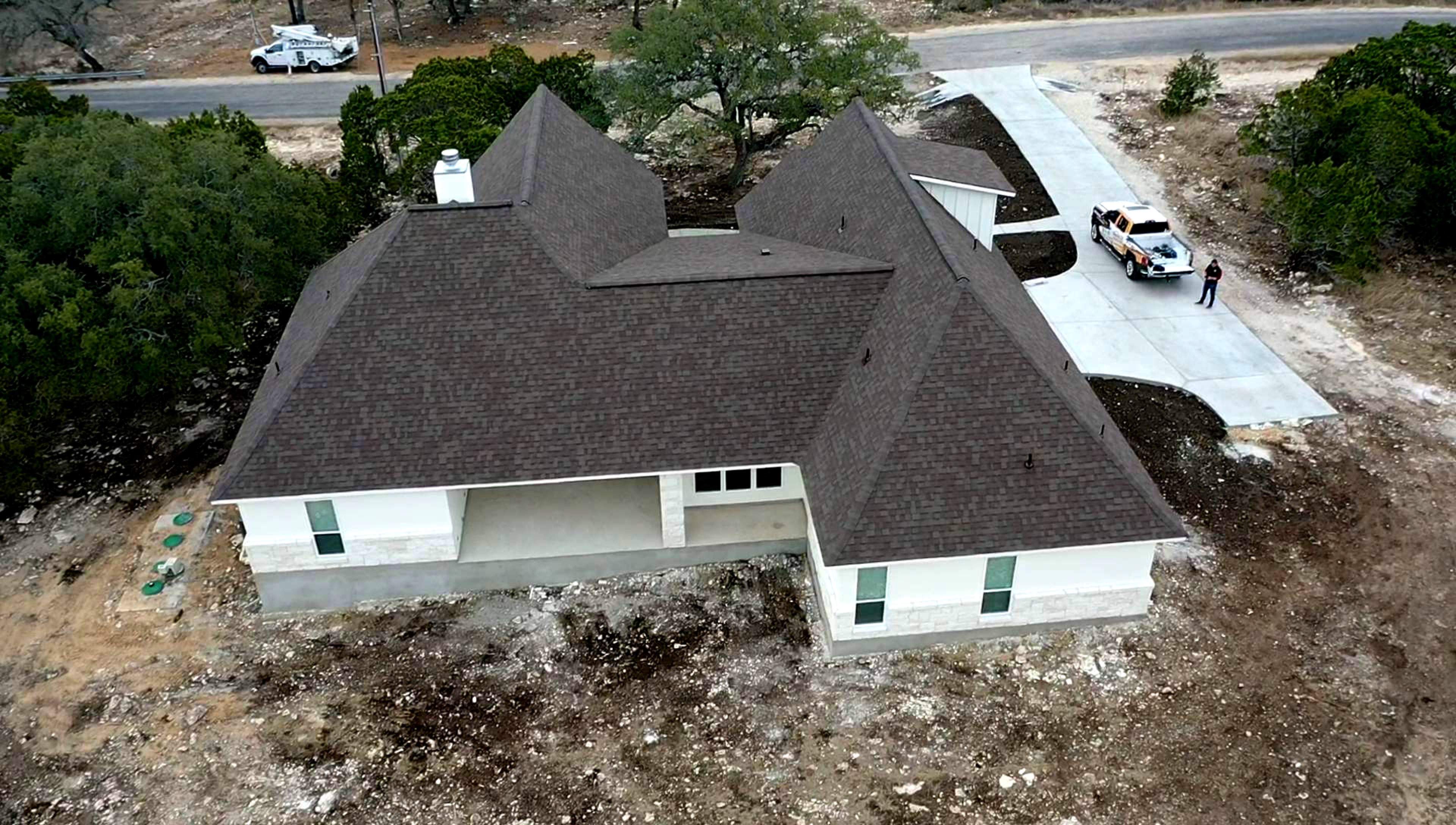 New Home Construction using Owens Corning 30 year Architectural Shingles by Premier Roofing and Contracting