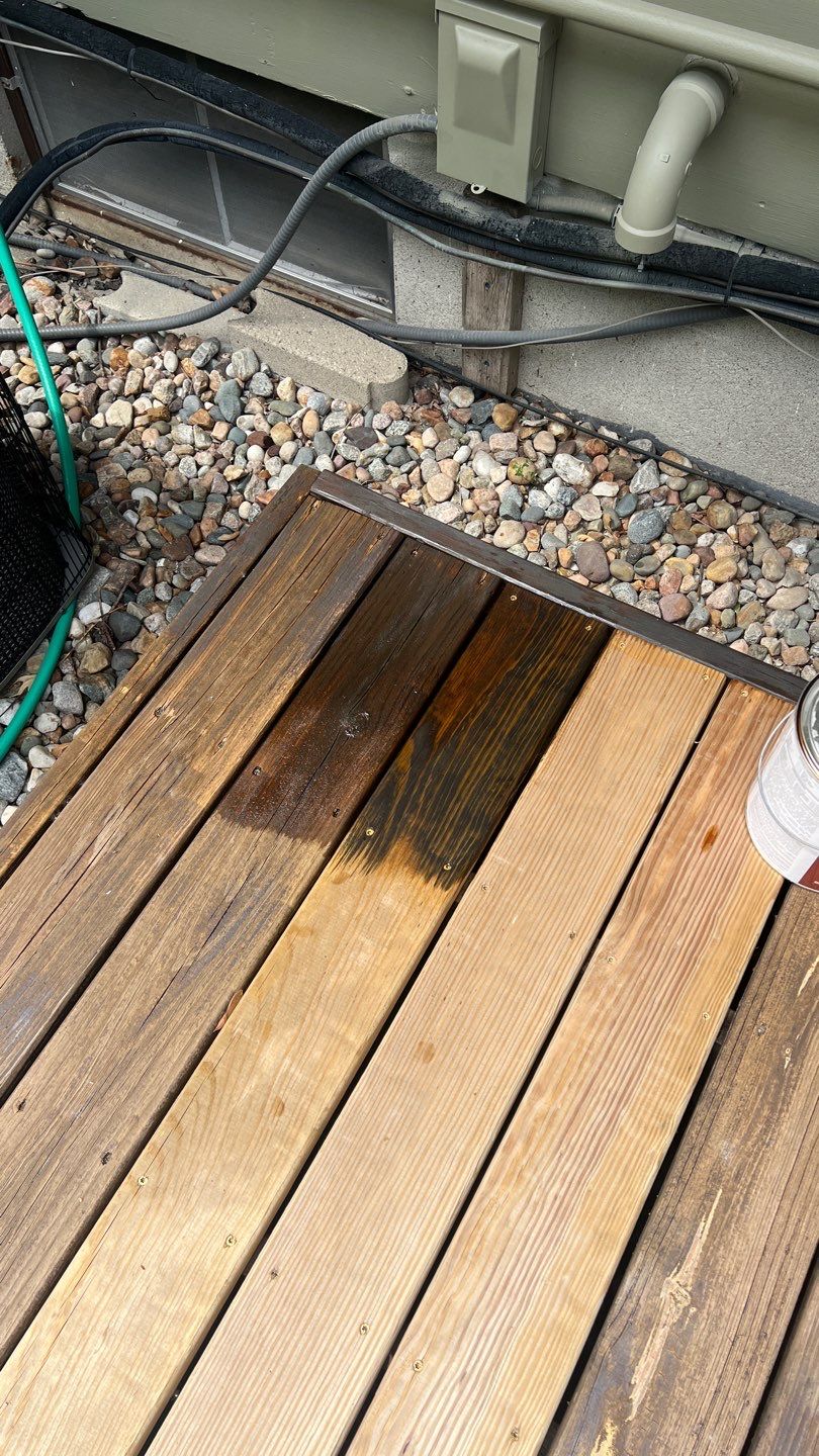 Deck Restain by Cutting edge painting 