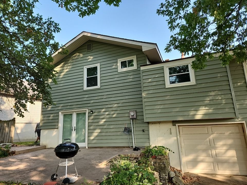 Siding Installation using Crane board D7 by EEC  Windows, Siding & Roofing 
