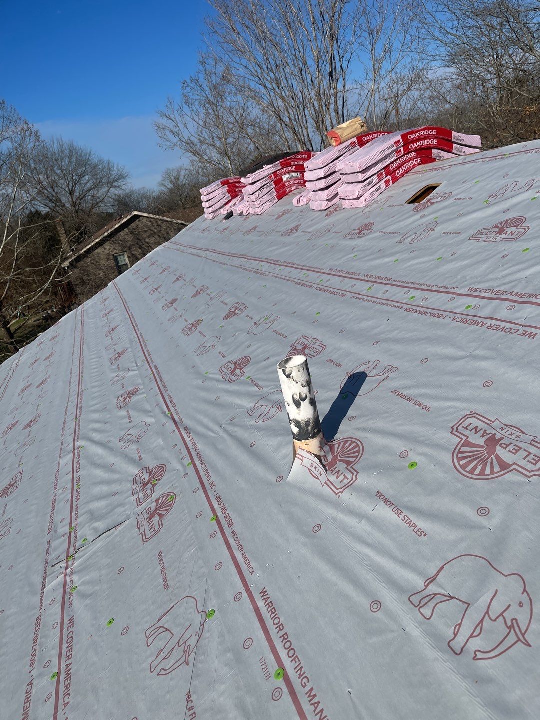Residential Roofing Installation using Owens Corning Oakridge Roofing System by Undersun Roofing 