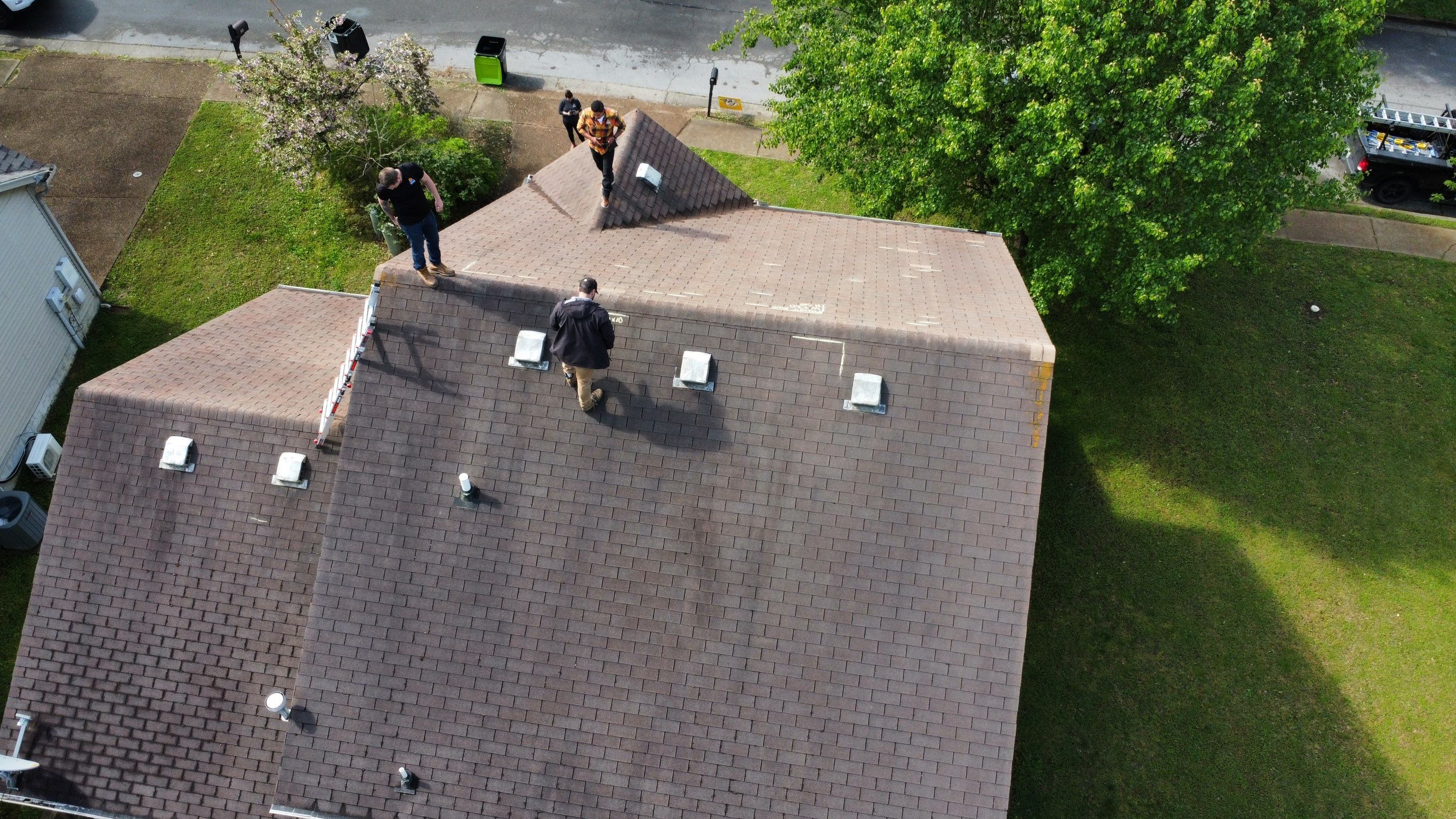 Residential Roofing Installation using Owens Corning Oakridge Roofing System by Undersun Roofing 