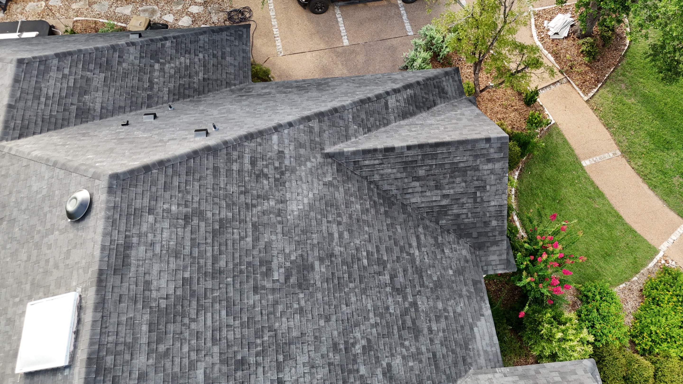 Brilliant Black - Malarkey Vista by RoofsOnly.com