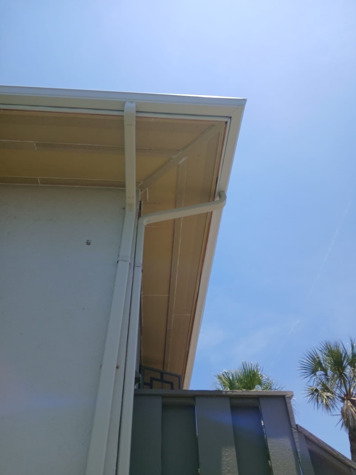 Commercial Gutter Systems for Businesses in Holmes Beach FL by Gutter Professors