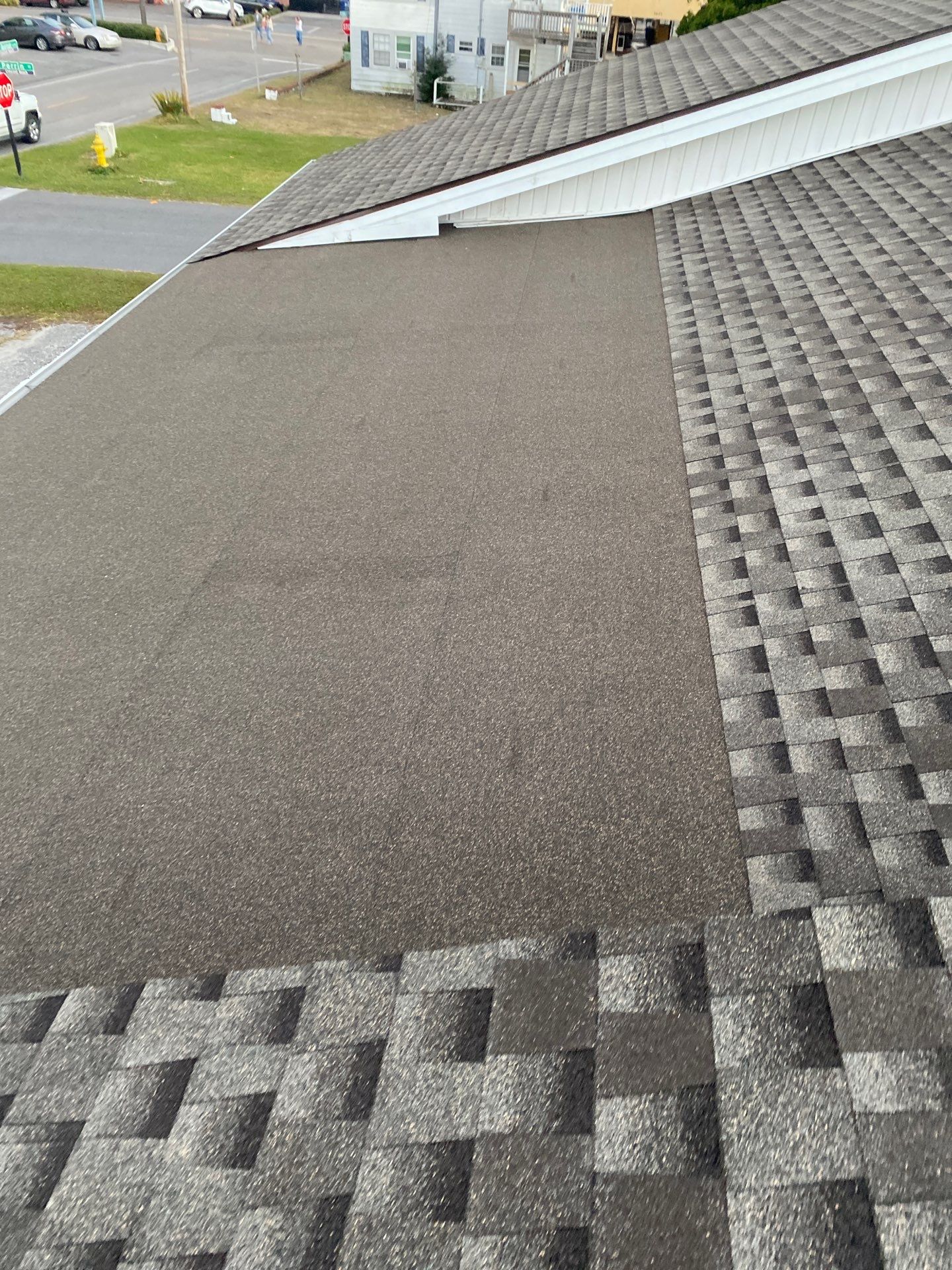 GAF HDZ - Weathered Wood by Linta Roofing Inc