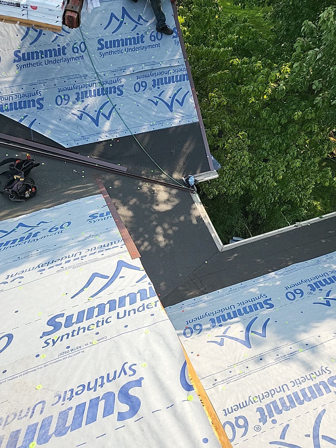 CT LANDMARK COLOR: PEWTER by Eagle Eye Roofing