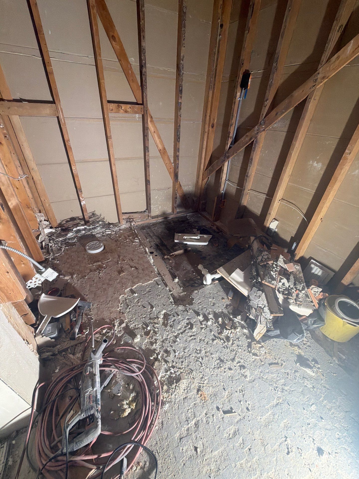Interior Room Renovation and Painting in Wauwatosa by OCS Contracting Services