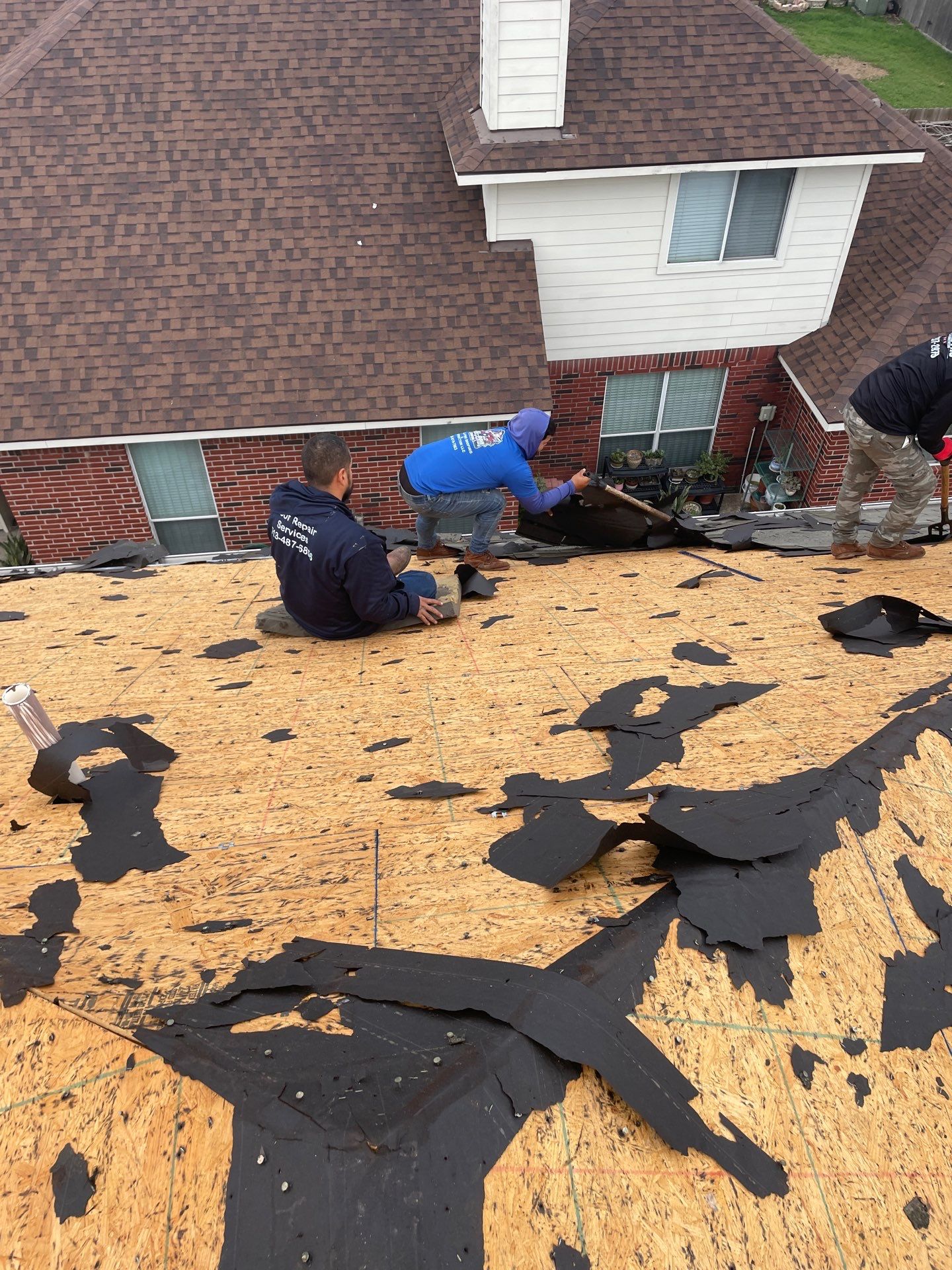 Residential Roofing Installation using Owen's Corning Duration (Lifetime) Shingles by Roof Repair Company