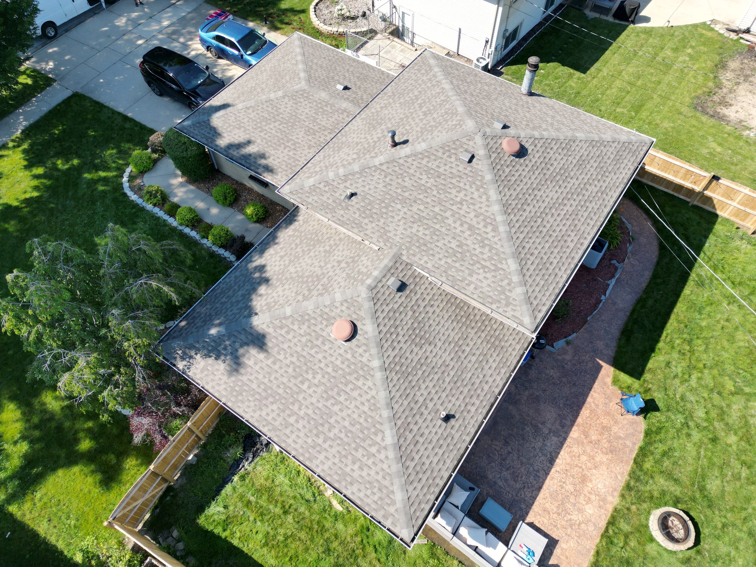 Roofing with GAF weathered wood by Optimal Home Improvement 