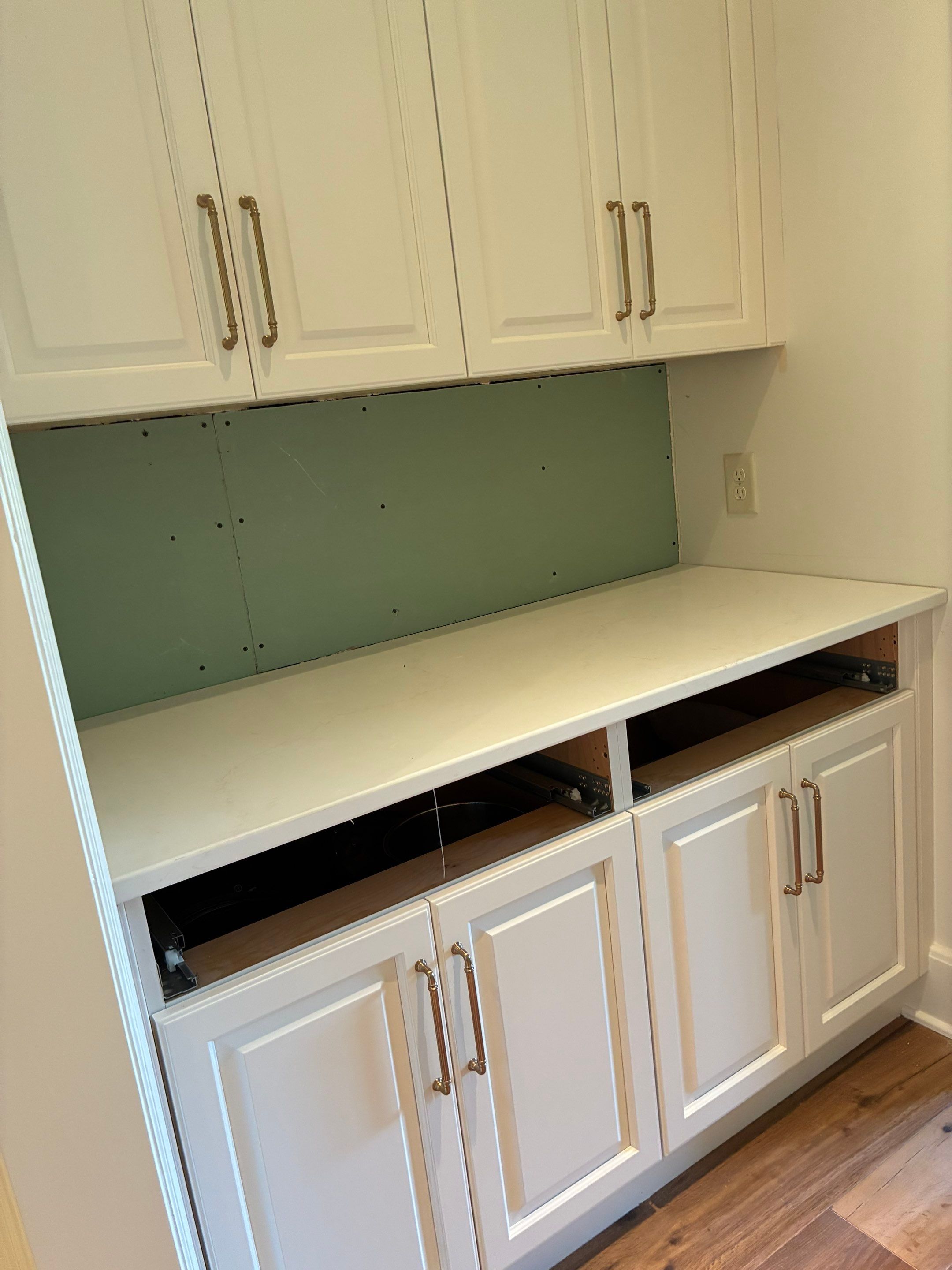 Brentwood Backsplash by Footprints Floors of Nashville