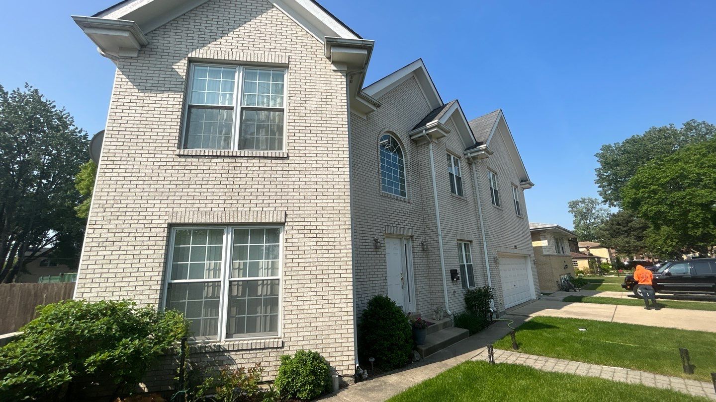 Lincolnwood, IL house washing, and patios by Northern Power Washing LLC.