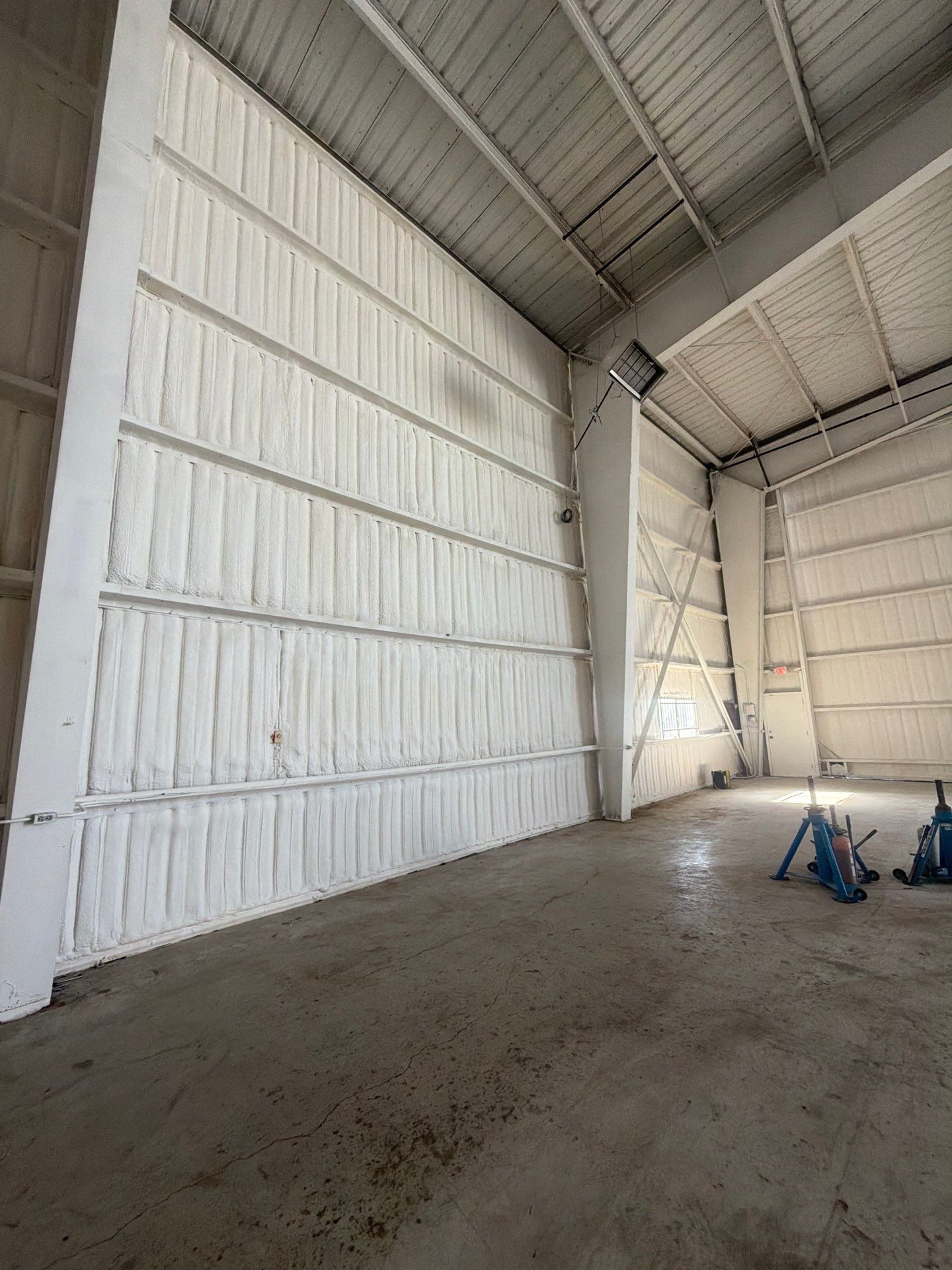 20,000 SF Airplane Hangar  by Apex Insulation Solutions