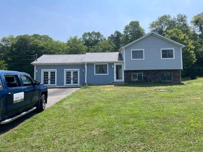 Oceana Blue Vinyl Siding in Freeport