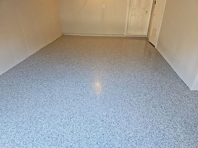Garage in Nashua, NH 03063